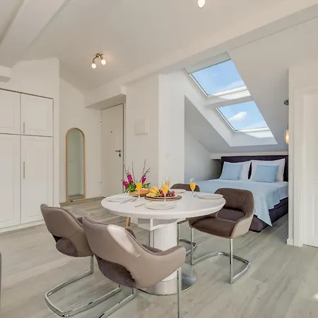 Capital And Penzion