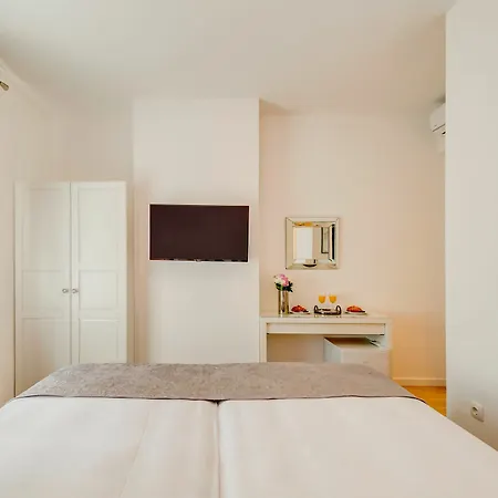 Capital And Guest house Split